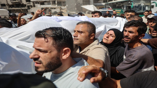صورة حول : 3 فلسطينيين بينهم قيادي في حماس يستشهدون بقصف إسرائيلي على غزة 3 فلسطينيين بينهم قيادي في حماس يستشهدون بقصف إسرائيلي على غزة