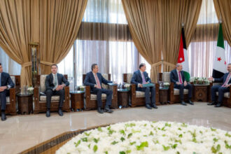 الصفدي والشيباني يبحثان تطورات جنوب سوريا