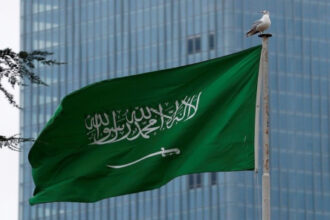 الدفاع المدني السعودي يعلن زوال خطر في أبها وخميس مشيط