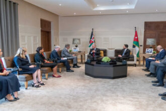 الملك يثمن استضافة فرنسا جولة جديدة من اجتماعات العقبة لبحث دعم الجيش اللبناني