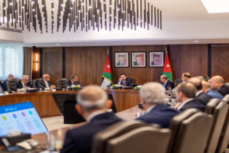 حسان: الحكومة تواصل تنفيذ مشاريع رؤية التحديث الاقتصادي