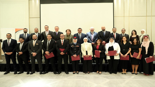 صورة حول : اختتام الدورة الـ15 من مشروع تطوير الخدمة المدنية اختتام الدورة الـ15 من مشروع تطوير الخدمة المدنية