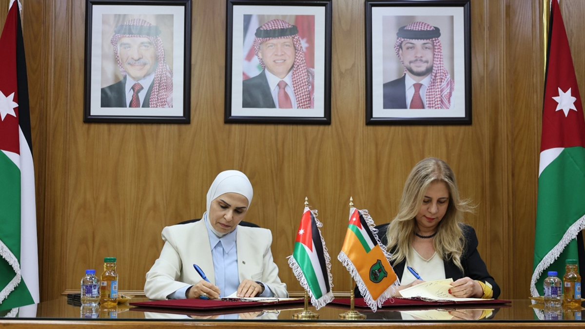 صورة حول : وزارة العدل والجامعة الأردنية توقعان مذكرة لتقييم المترجمين المعتمدين وزارة العدل والجامعة الأردنية توقعان مذكرة لتقييم المترجمين المعتمدين