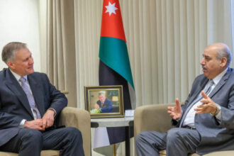 السفير البريطاني يؤكد حرص بلاده على تطوير آفاق التعاون مع الأردن