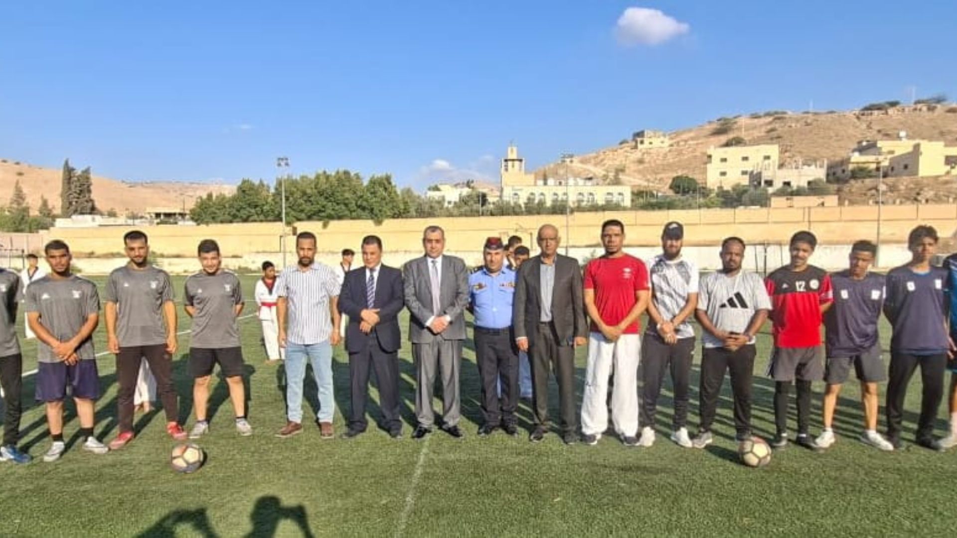 صورة حول : انطلاق منافسات الدور الأول لبطولة خماسيات كرة القدم للمراكز الشبابية بالمملكة انطلاق منافسات الدور الأول لبطولة خماسيات كرة القدم للمراكز الشبابية بالمملكة