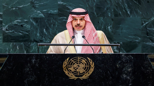 السعودية: حماية الملاحة مسؤولية مشتركة ونرفض ابتزاز الممرات