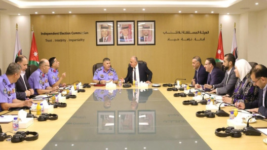 صورة حول : المستقلة للانتخاب والأمن العام تبحثان الاستعدادات للانتخابات المقبلة المستقلة للانتخاب والأمن العام تبحثان الاستعدادات للانتخابات المقبلة