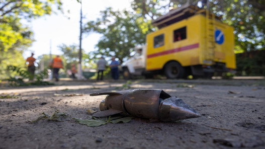 صورة حول : مقتل 4 وإصابة 5 في غارة روسية على مدينة كاميانسكي مقتل 4 وإصابة 5 في غارة روسية على مدينة كاميانسكي