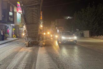 بلدية مادبا تبدأ تنفيذ مشروع خلطات إسفلتية بقيمة مليون دينار