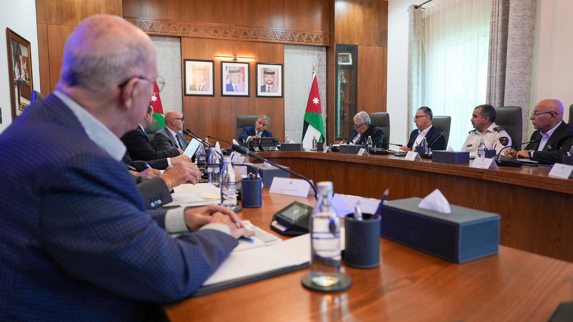 صورة حول : حسان يبحث استدامة سلاسل التوريد وتسهيل حركة البضائع عبر العقبة والمعابر حسان يبحث استدامة سلاسل التوريد وتسهيل حركة البضائع عبر العقبة والمعابر