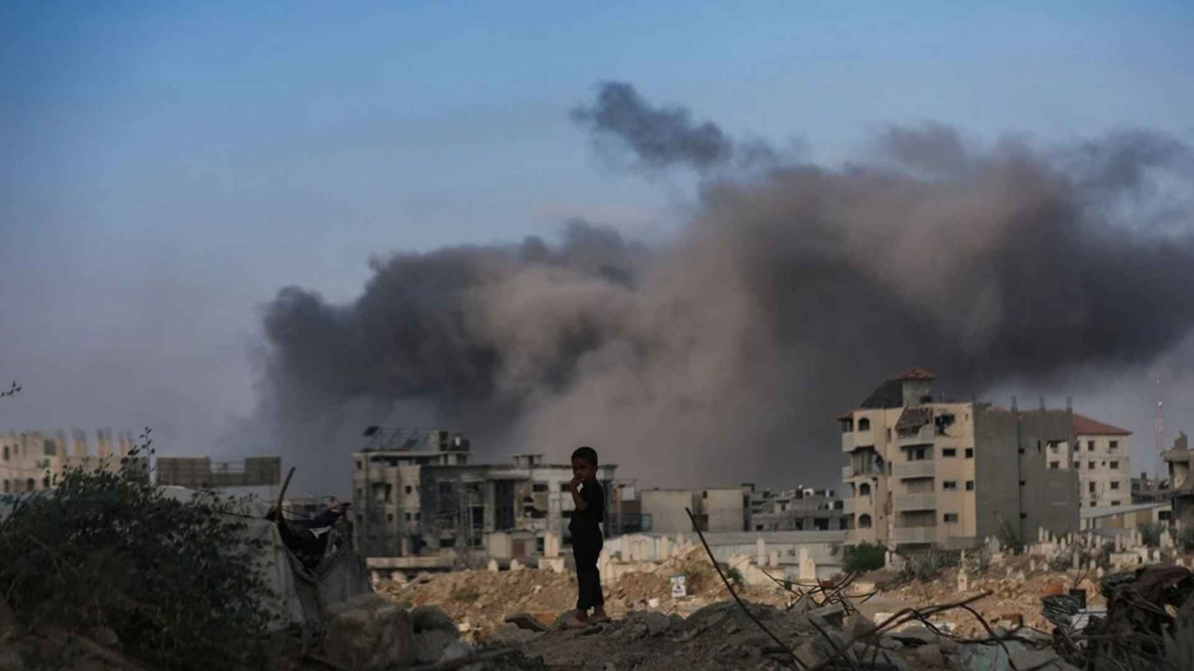مقتل شاب فلسطيني وإصابة اثنين بهجوم مستوطنين شرق قلقيلية