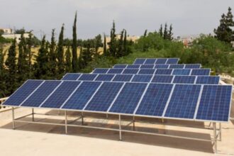 الطفيلة تدخل المرحلة الجديدة من مشروع الطاقة الشمسية لمباني البلديات