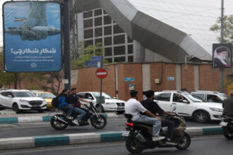 آلية مالية سرية تتجاوز العقوبات.. إيران تشتري مليارات الدولارات من السلع الصينية مقابل النفط
