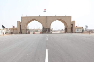 العراق يستأنف حركة المسافرين والتجارة عبر 3 منافذ مع إيران