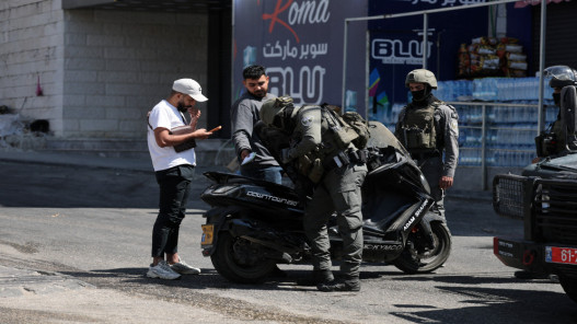 صورة حول : الاحتلال يعتقل 11 فلسطينيًا بينهم طفلان خلال اقتحامات في الضفة الغربية الاحتلال يعتقل 11 فلسطينيًا بينهم طفلان خلال اقتحامات في الضفة الغربية