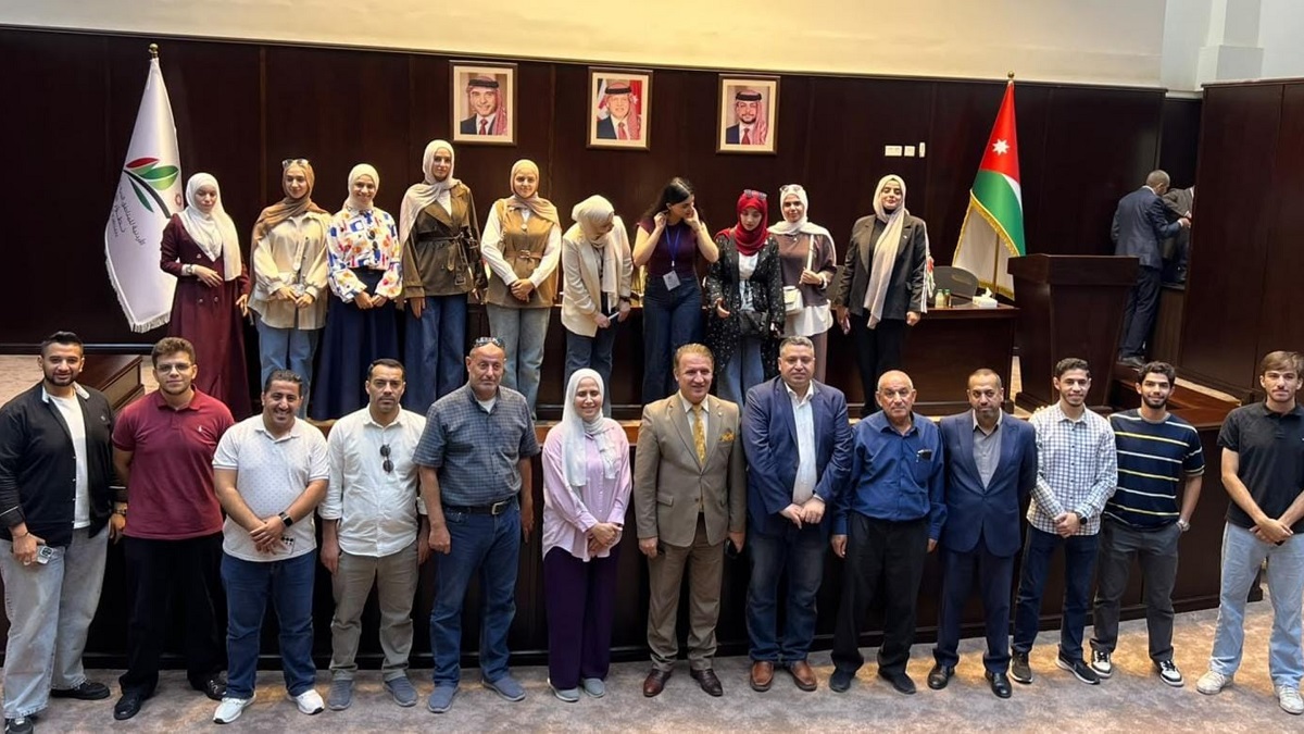 وفد من المهندسين الصناعيين يطلع على تجربة المنطقة الحرة بمطار الملكة علياء