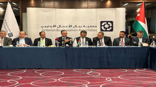 القضاة: خطة احترازية لضمان تدفق البضائع إلى الأردن في حال إغلاق باب المندب