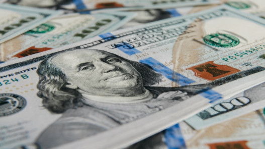 صورة حول : الدولار يقترب من أعلى مستوى في أسبوعين.. الدولار يقترب من أعلى مستوى في أسبوعين..