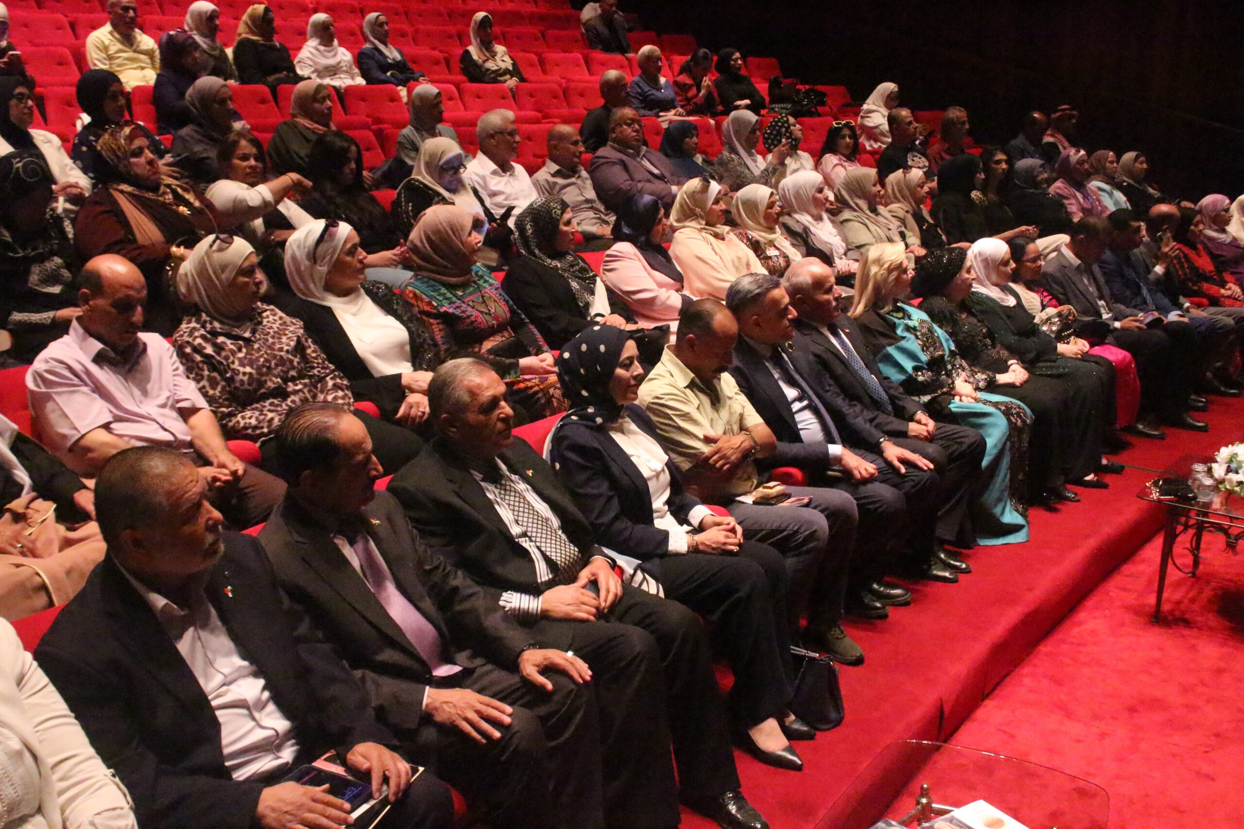 تكريم المستشارة ربى عوني الرفاعي خلال حفل "سيدات بضياء الملكة" بمناسبة عيد ميلاد الملكة رانيا