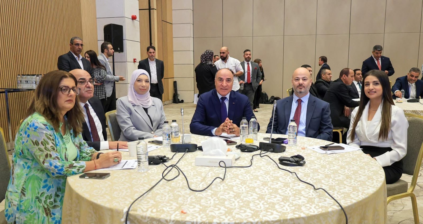 العودات: الحوار بين الكتل الحزبية يعزز فاعلية العمل البرلماني