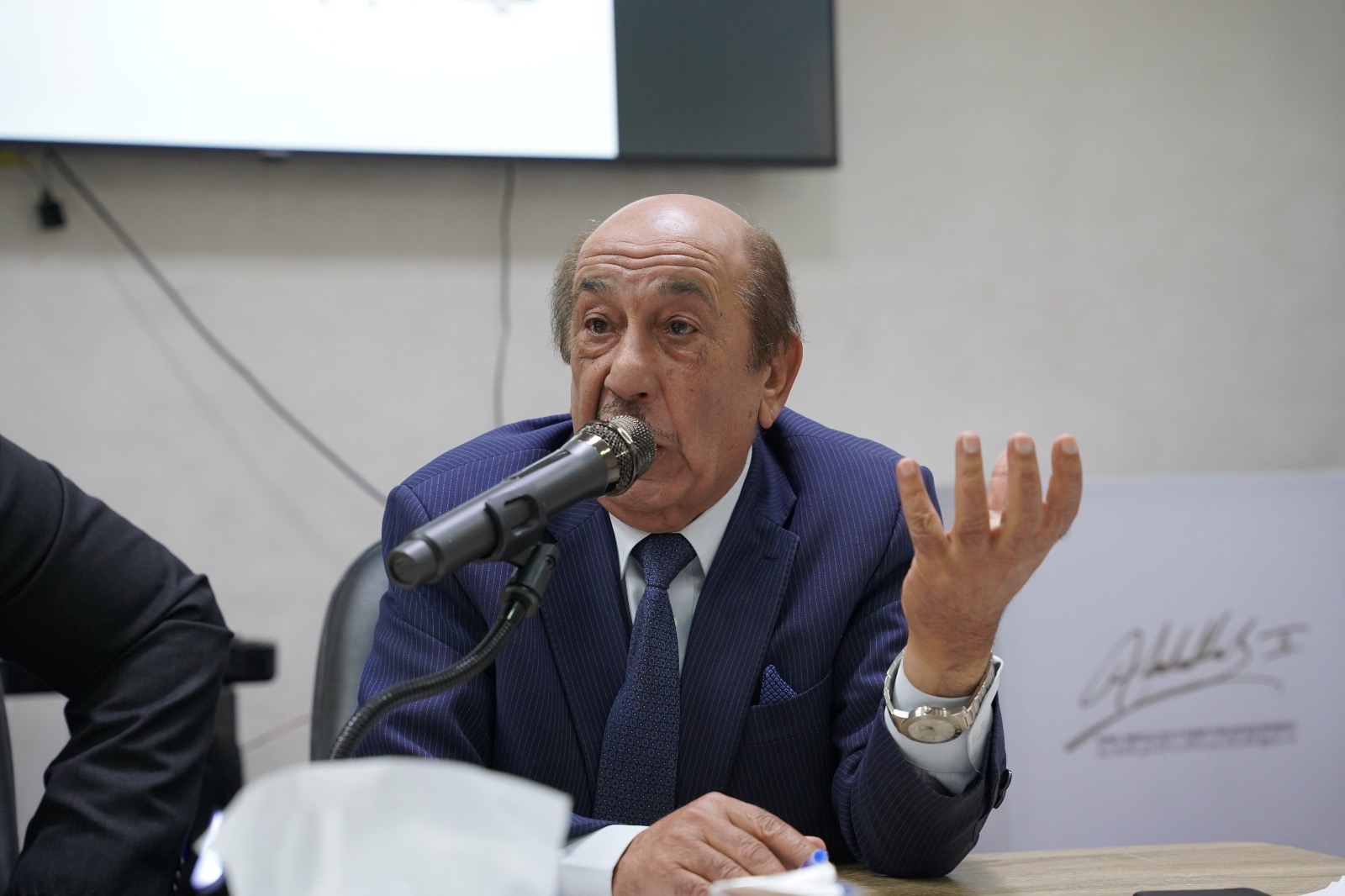 ‏جلسة حوارية حول تمكين الشباب وتعزيز وعيهم بالعمل الحزبي