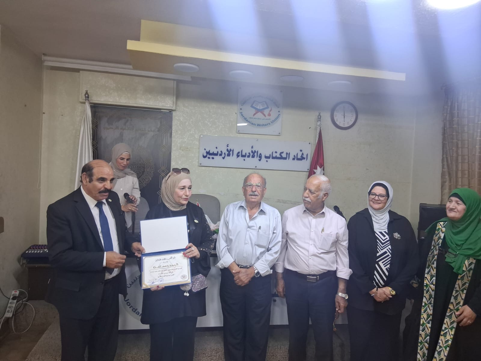 صورة حول : أضواء على عادات سادت ثم بادت محاضرة تراثية للأديبة الحردان في اتحاد الكتاب أضواء على عادات سادت ثم بادت محاضرة تراثية للأديبة الحردان في اتحاد الكتاب
