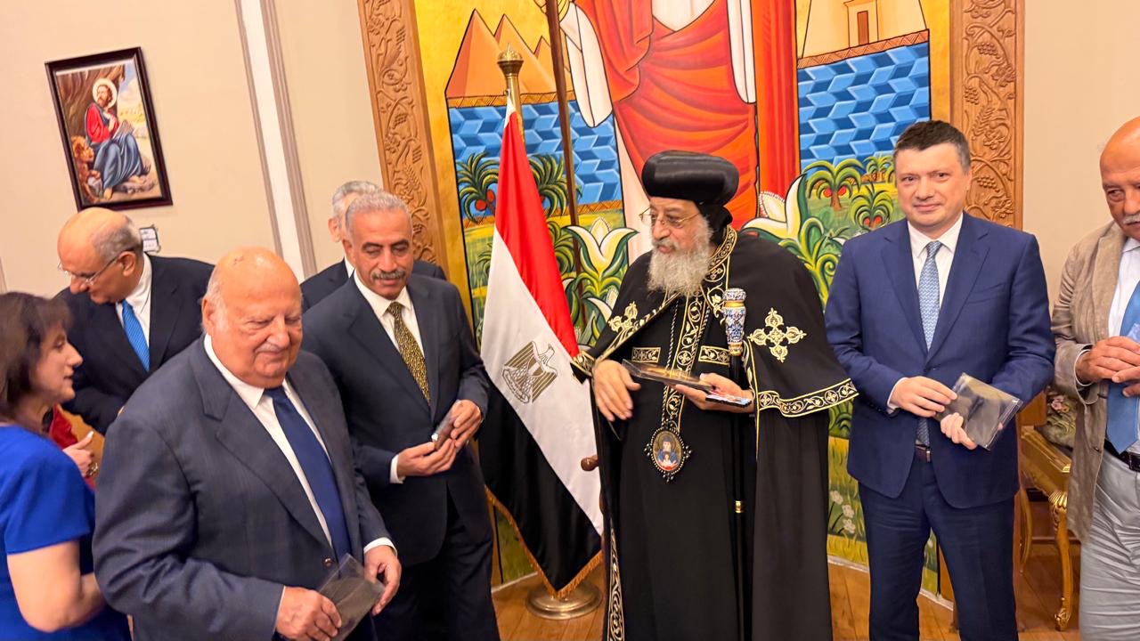 حداد يلتقي البابا تواضروس والبطريرك ثيوذوروس ويبحث تعزيز السياحة الدينية بين الأردن ومصر