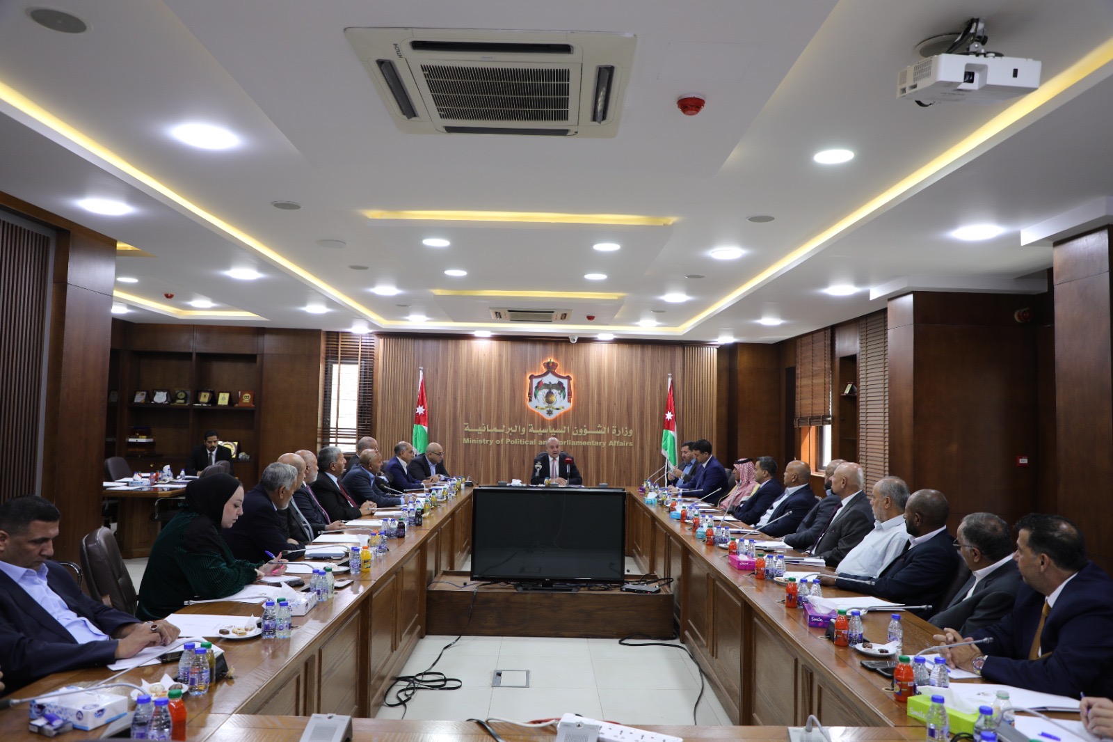 العودات: مؤسسات المجتمع المدني شريك أساسي في مسيرة التنمية والتحديث السياسي