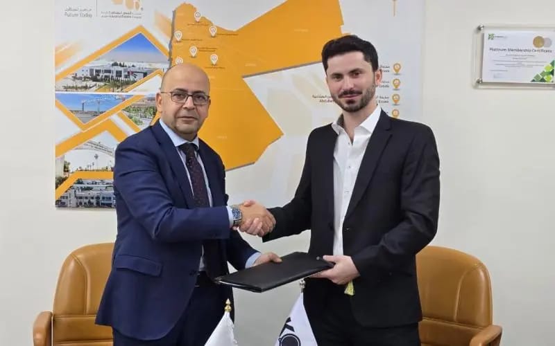عبيدات يوقع مذكرة تفاهم لاستكشاف حلول المدن الصناعية الذكية والخدمات اللوجستية المتقدمة