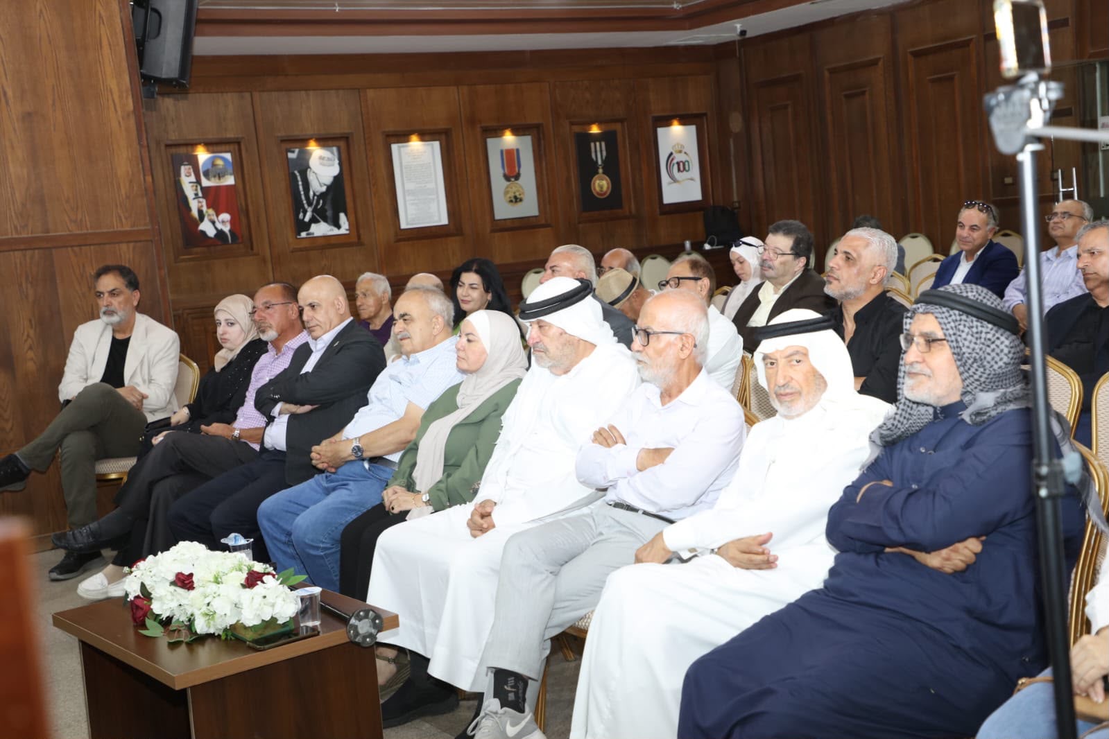 أمسية نقدية حول ديوان الجبال الخمسة للشاعر د. راشد عيسى