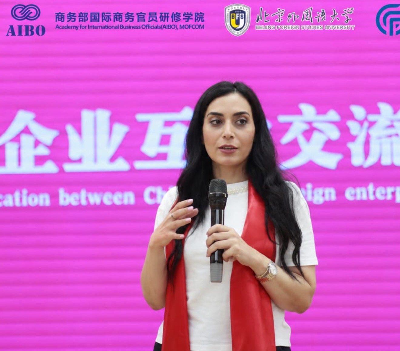 صورة حول : د. رشا القواسمة من عمان الأهلية تشارك في برنامج تدريبي دولي متخصص في الصين د. رشا القواسمة من عمان الأهلية تشارك في برنامج تدريبي دولي متخصص في الصين