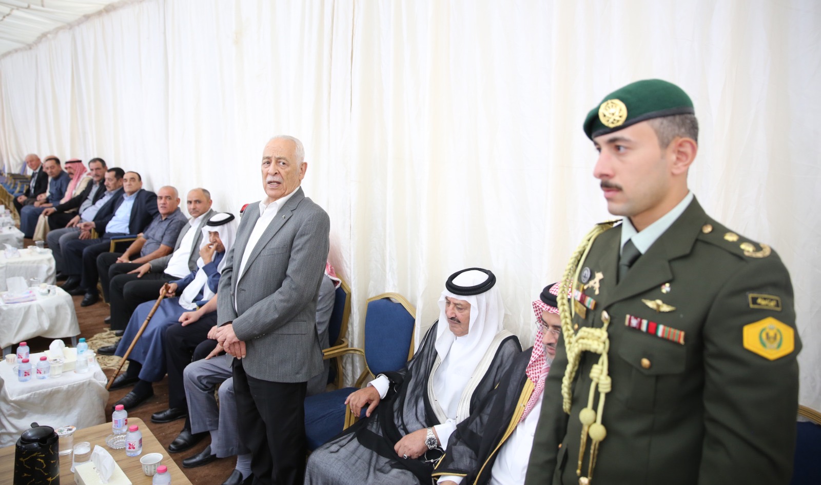 مندوبا عن الملك وولي العهد... العيسوي يعزي عشائر عباد والمومني والعدوان والظهراوي