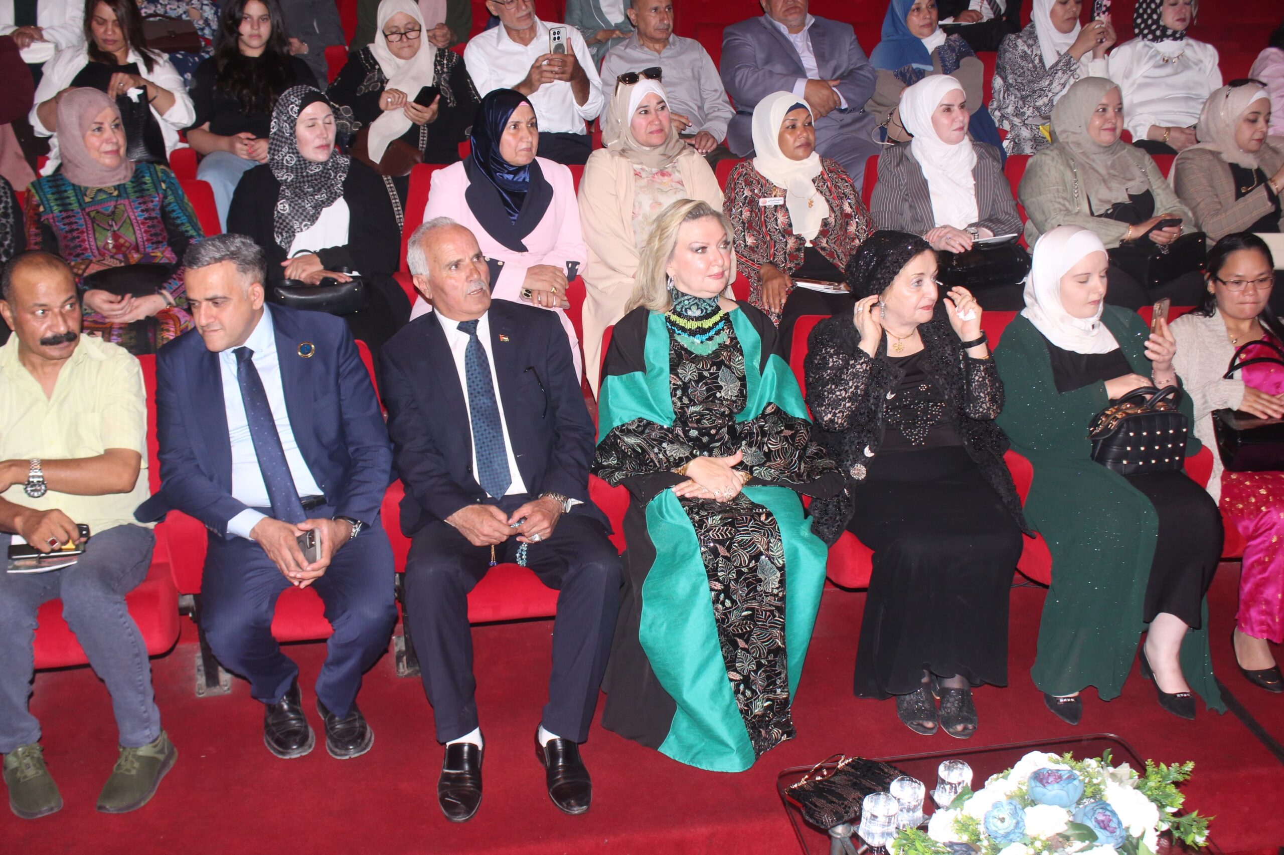 تكريم المستشارة ربى عوني الرفاعي خلال حفل "سيدات بضياء الملكة" بمناسبة عيد ميلاد الملكة رانيا