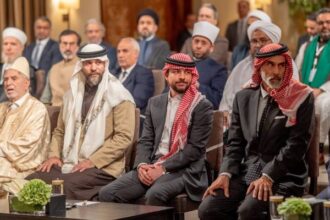 ولي العهد يكرم قيادات مشاركة في أعمال مؤتمر مؤسسة آل البيت الملكية للفكر الإسلامي