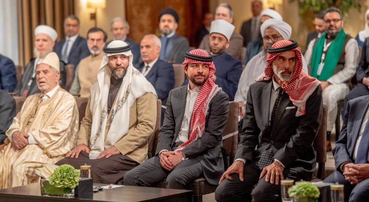 صورة حول : ولي العهد يكرم قيادات مشاركة في أعمال مؤتمر مؤسسة آل البيت الملكية للفكر الإسلامي ولي العهد يكرم قيادات مشاركة في أعمال مؤتمر مؤسسة آل البيت الملكية للفكر الإسلامي