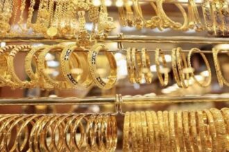 انخفاض أسعار الذهب محليا إلى 85.00 دينارا للغرام