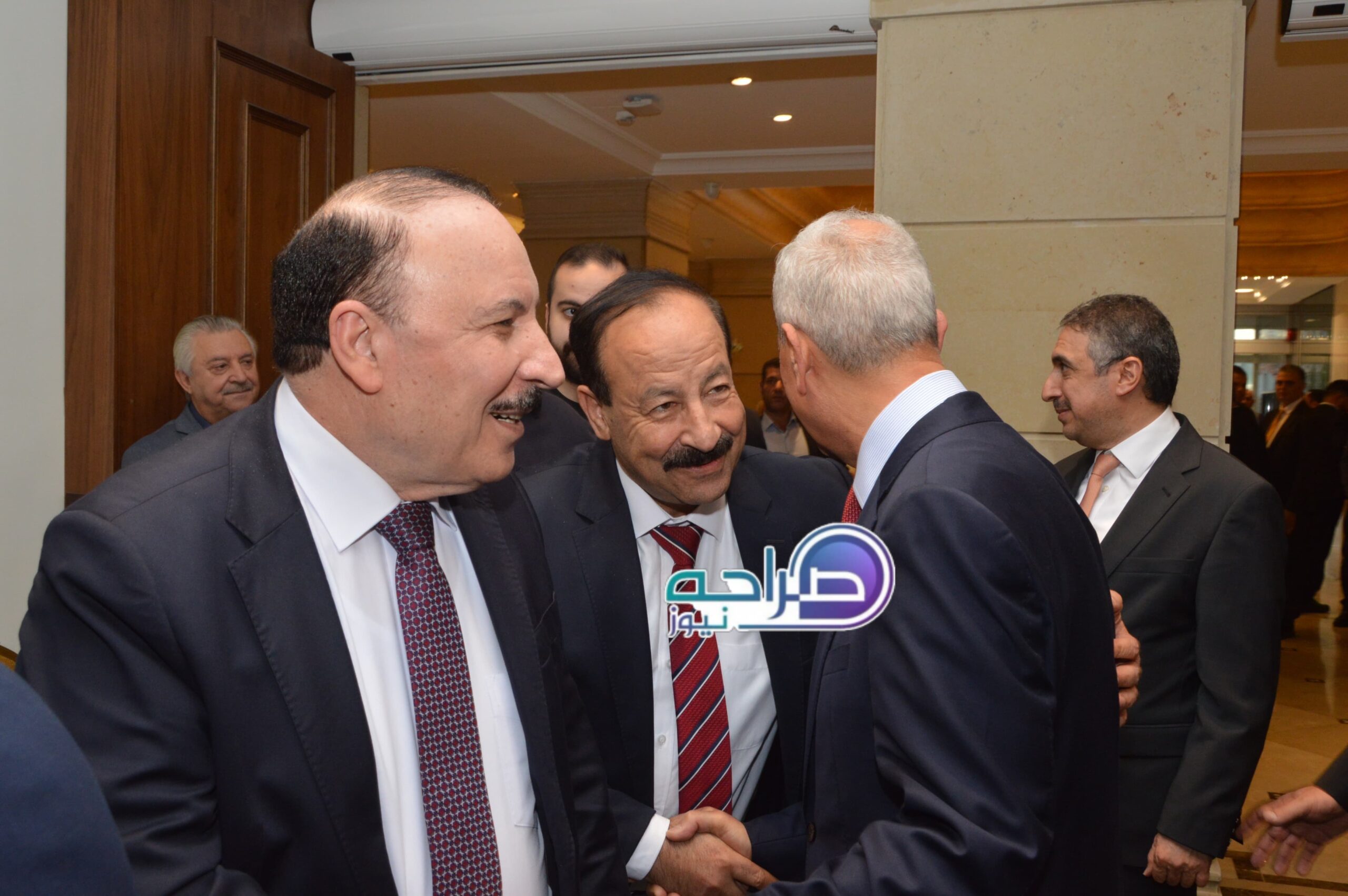 رئيس واعضاء "صناعة عمان" وممثلو القطاعات الصناعية يستقبلون المهنئين