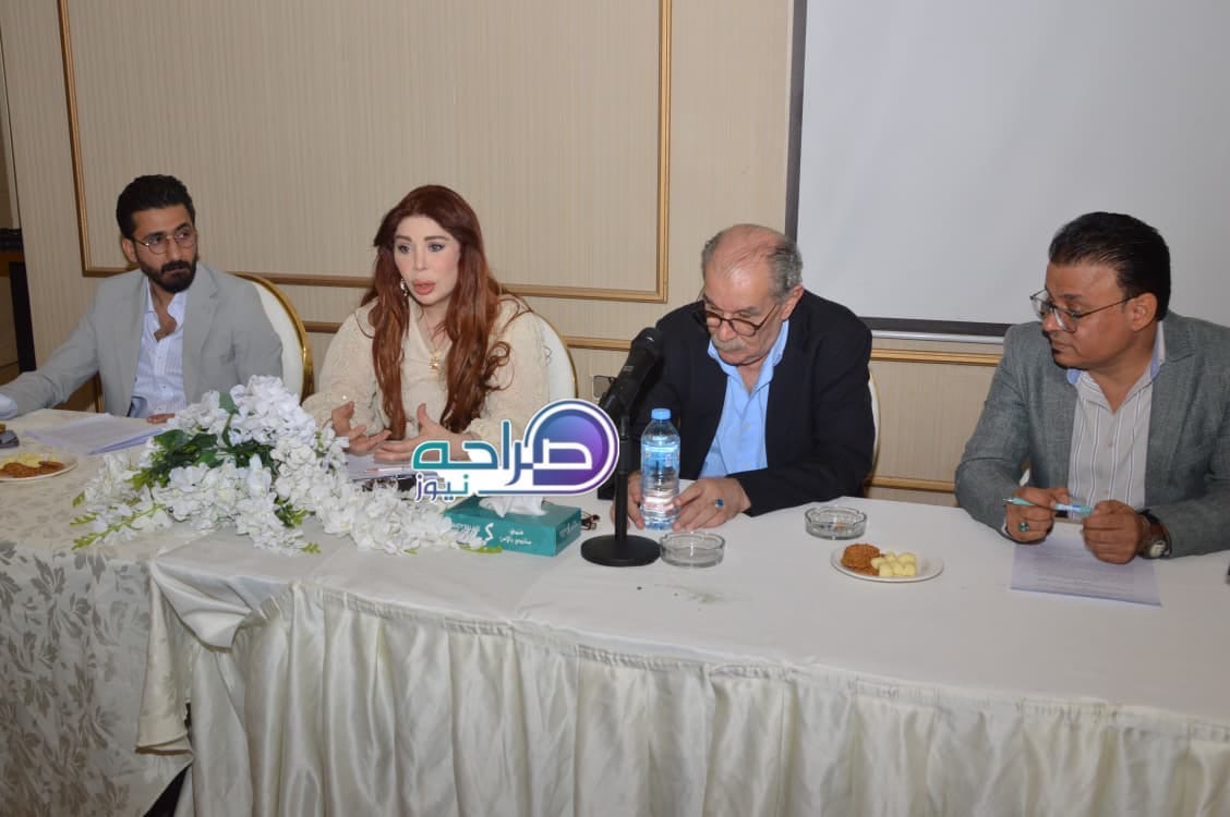 «أعطونا الطفولة» يجمع المسرح والحوار حول عالم الطفل
