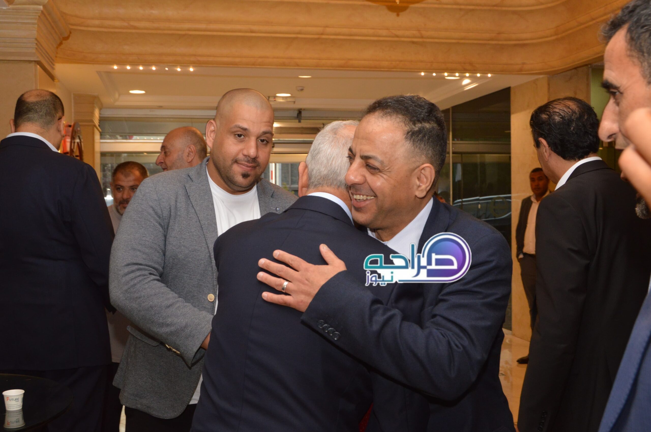 رئيس واعضاء "صناعة عمان" وممثلو القطاعات الصناعية يستقبلون المهنئين