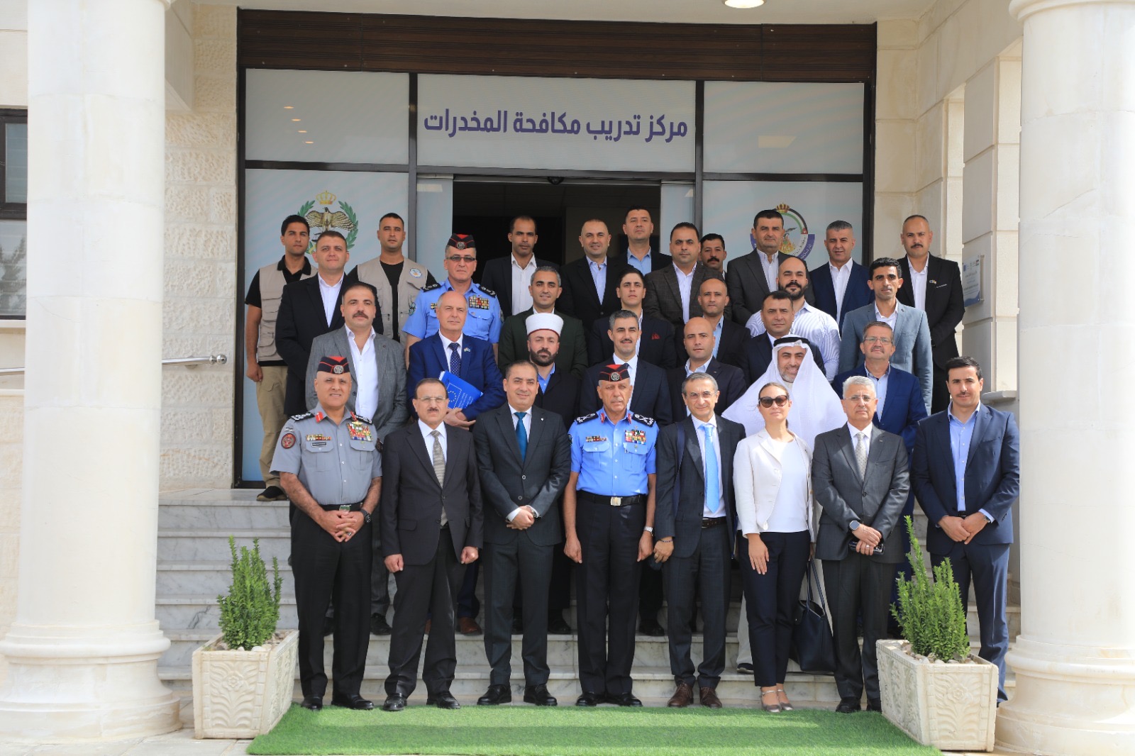 صورة حول : اللواء المعايطة يفتتح المبنى الجديد لمركز تدريب مكافحة المخدرات اللواء المعايطة يفتتح المبنى الجديد لمركز تدريب مكافحة المخدرات