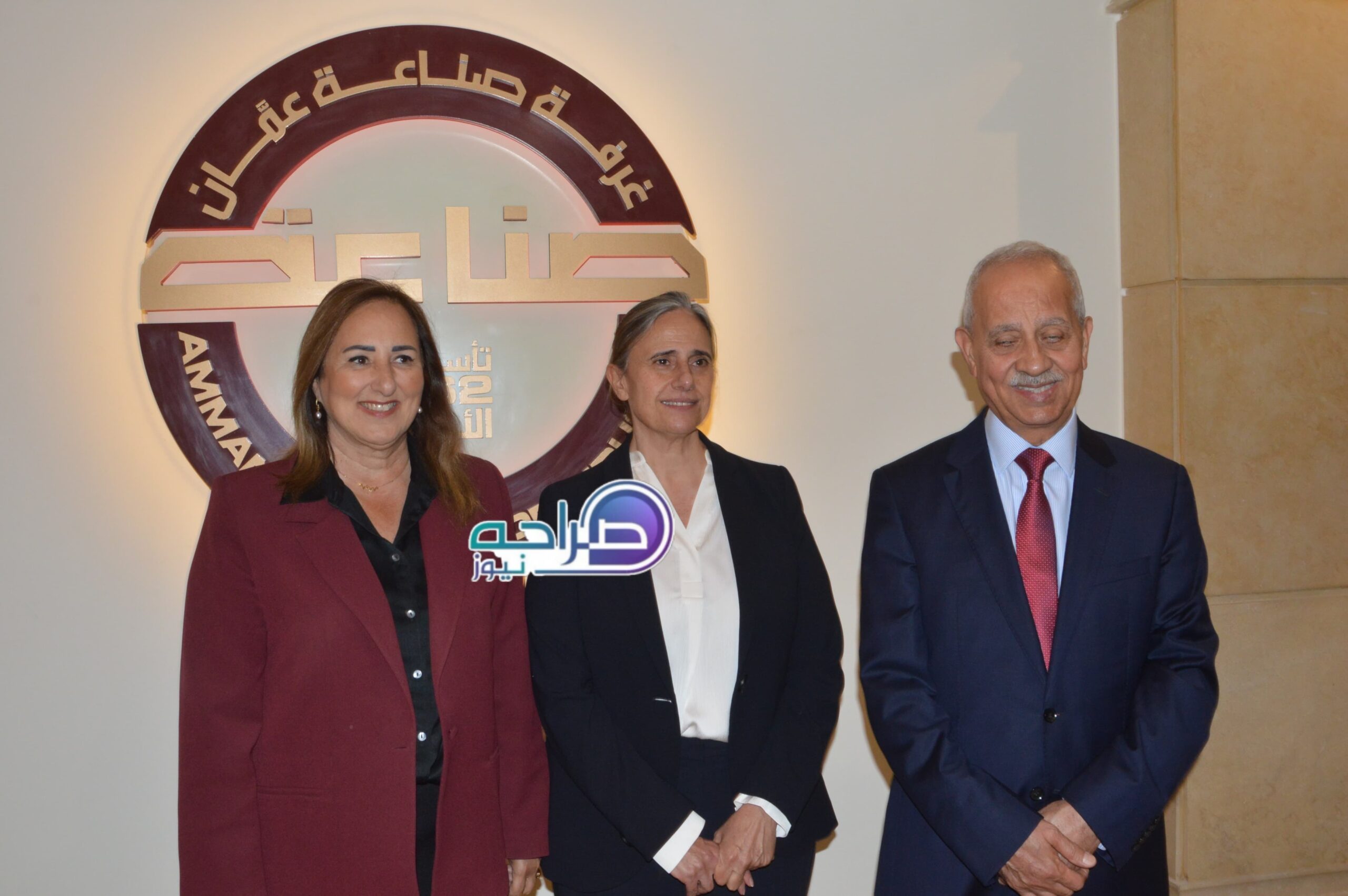 رئيس واعضاء "صناعة عمان" وممثلو القطاعات الصناعية يستقبلون المهنئين