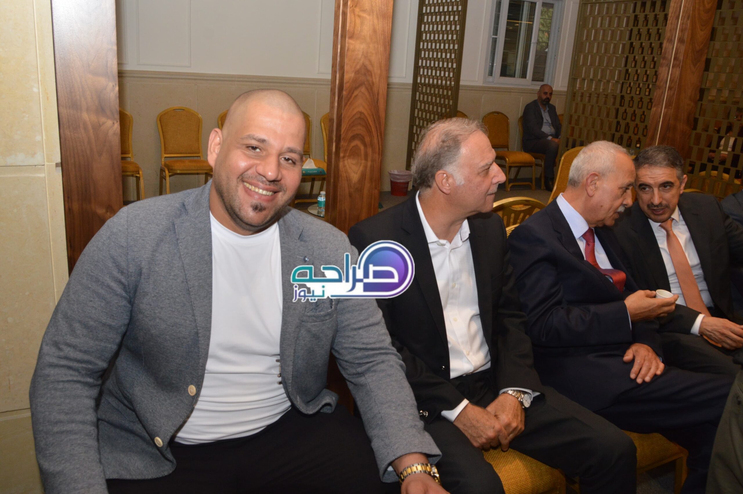 رئيس واعضاء "صناعة عمان" وممثلو القطاعات الصناعية يستقبلون المهنئين