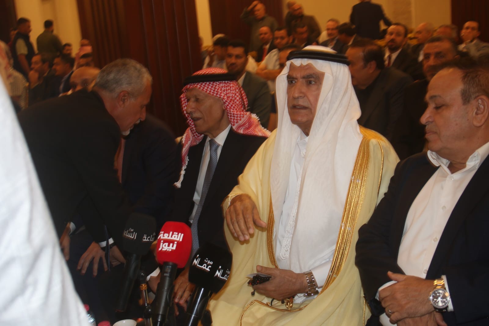 آل الحراسيس وال ابو عواد نسايب .. معالي جمال الصرايرة طلب والشيخ ابو عواد أجاب بطلب