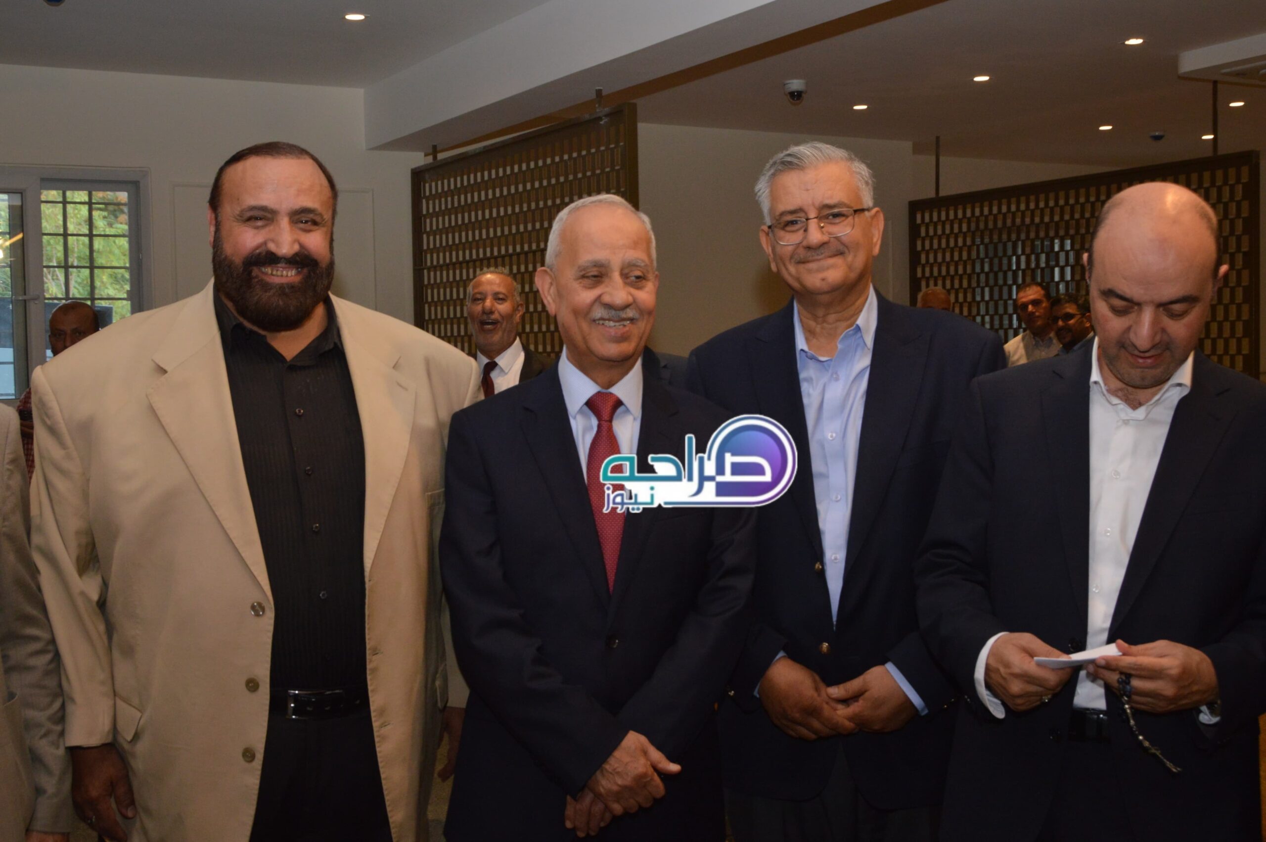 رئيس واعضاء "صناعة عمان" وممثلو القطاعات الصناعية يستقبلون المهنئين