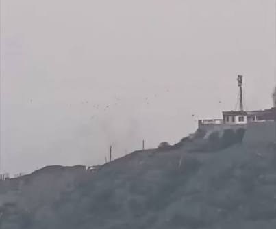 الحوثيون يستهدفون “مقر عمليات حربية يُديرها ضباط سعوديون” في القصر الرئاسي بعدن.. وأربعة قتلى على الأقل