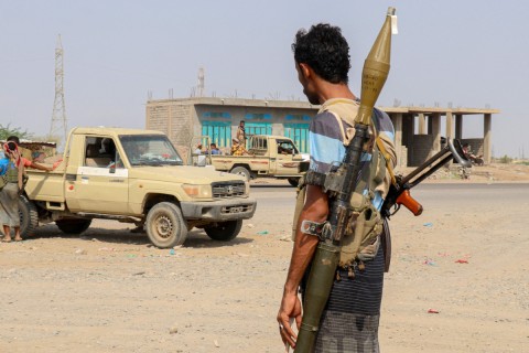 صورة حول : التصعيد في اليمن.. معارك مُشتعلة في الجنوب والغرب والجيش يتحدث عن “تحييد” أكثر من 300 حوثي وتدمير آليات التصعيد في اليمن.. معارك مُشتعلة في الجنوب والغرب والجيش يتحدث عن “تحييد” أكثر من 300 حوثي وتدمير آليات