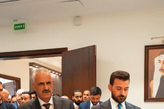 الذنيبات يطلب والسليمات يعطي في جاهة ضخمة بديوان الكرك.. صور