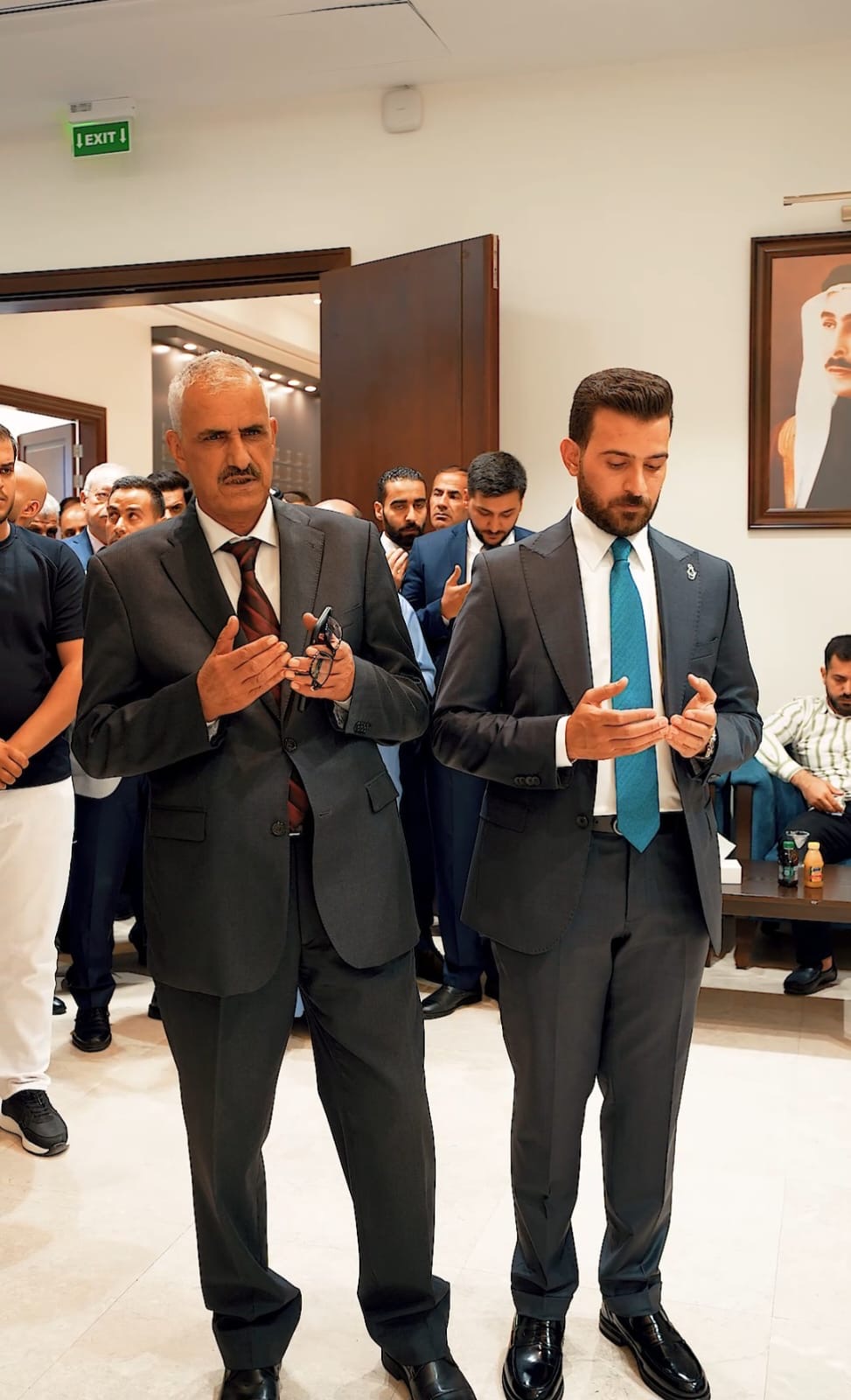 الذنيبات يطلب والسليمات يعطي في جاهة ضخمة بديوان الكرك.. صور