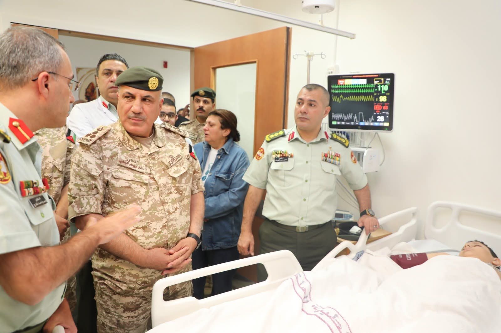 بتوجيهات ملكية.. القوات المسلحة تخلي مصابي حادثة الكرك