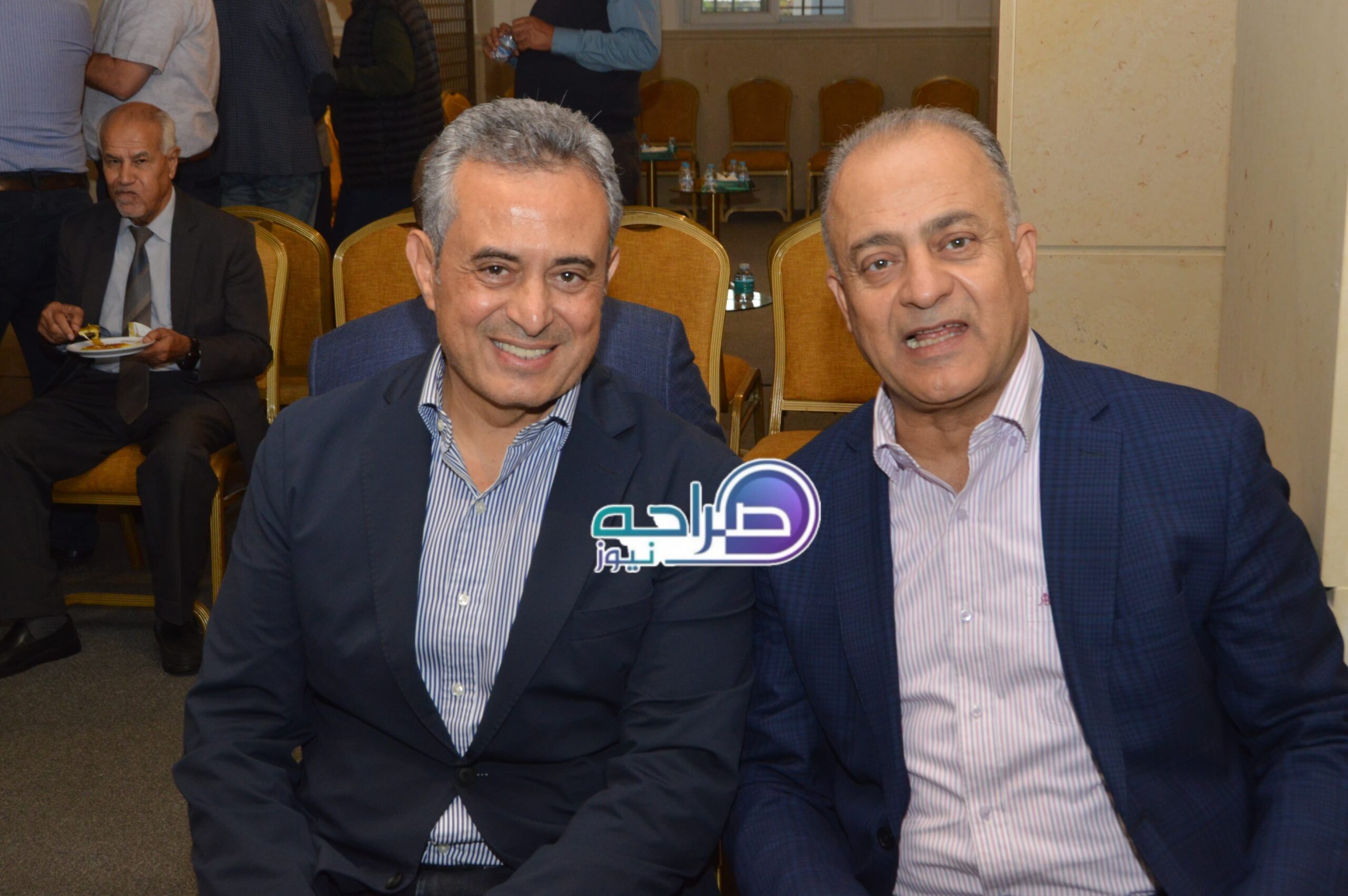 رئيس واعضاء "صناعة عمان" وممثلو القطاعات الصناعية يستقبلون المهنئين